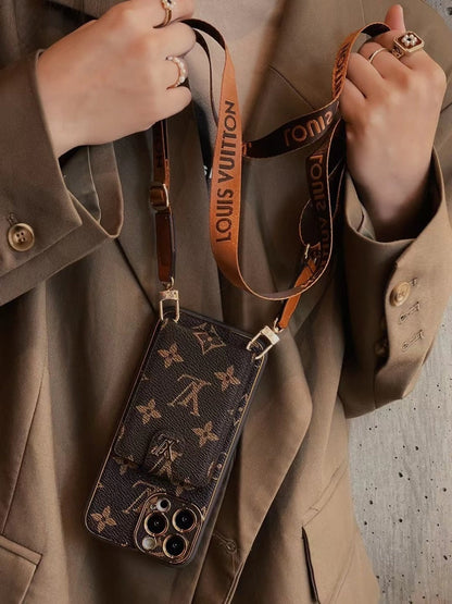 Edistyksellinen nahkainen iPhone-kotelo, jossa korttilompakko ja hihna