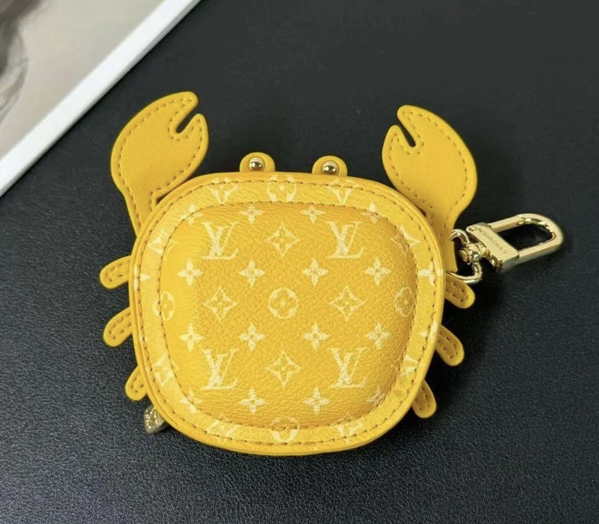 L- Designed Zippered Earphone Storage Pendant