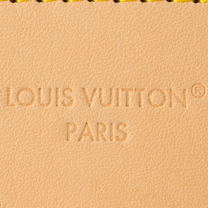 Luxurious Designer Leather Handbag with Gold Chain Details